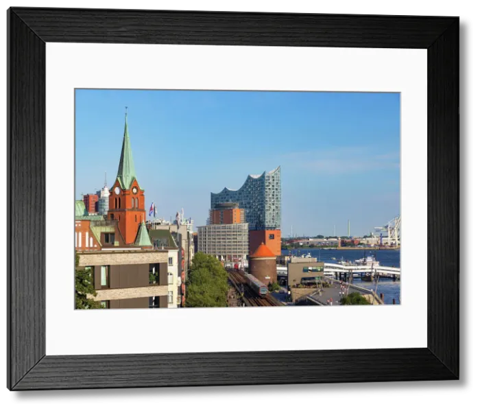 Framed Print : U-Bahn train coming into Landungsbruken station with Elbephilharmonie in background, Hamburg, Germany Framed Print : U-Bahn train coming into Landungsbruken station with Elbephilharmonie in background, Hamburg, Germany