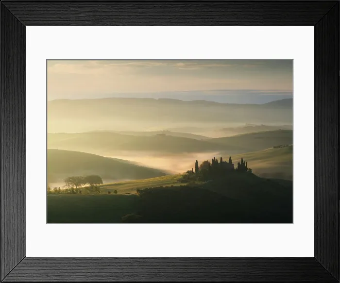 Framed Print : Spring sunrise over the iconic Podere Belvedere in Val d'Orcia, Tuscany, Italy Framed Print : Spring sunrise over the iconic Podere Belvedere in Val d'Orcia, Tuscany, Italy