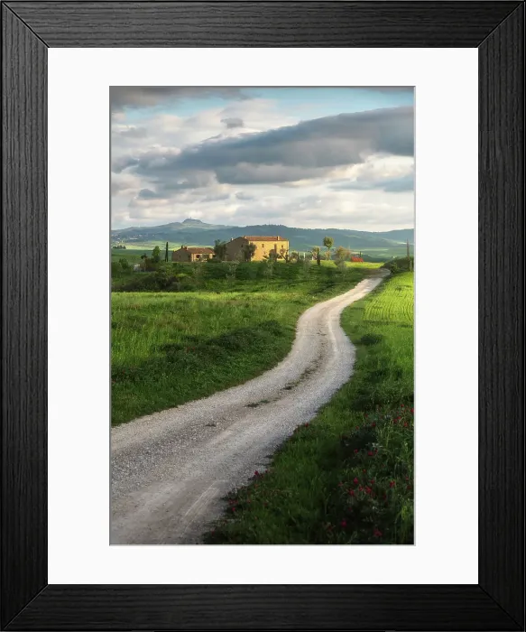 Framed Print : A lonely countryhouse on a cloudy spring afternoon gets illuminated by the evening sun in Val d'Orcia, Tuscany, Italy Framed Print : A lonely countryhouse on a cloudy spring afternoon gets illuminated by the evening sun in Val d'Orcia, Tuscany, Italy