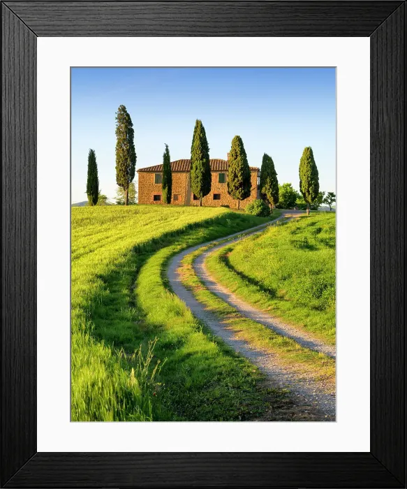 Framed Print : Val D'Orcia, Farmhouse with Zypress Tuscany, Italy Framed Print : Val D'Orcia, Farmhouse with Zypress Tuscany, Italy