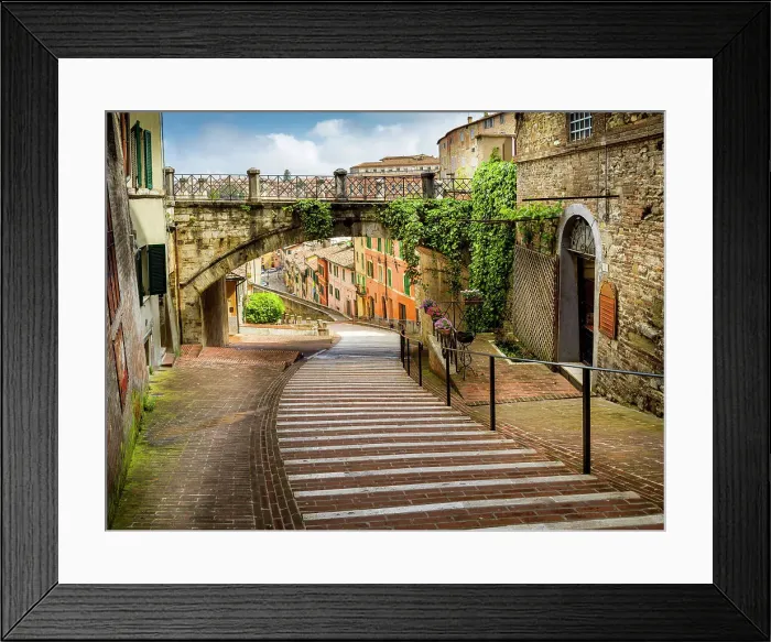 Framed Print : Via dell Acquedotto, Perugia, Umbria, Central Italy Framed Print : Via dell Acquedotto, Perugia, Umbria, Central Italy
