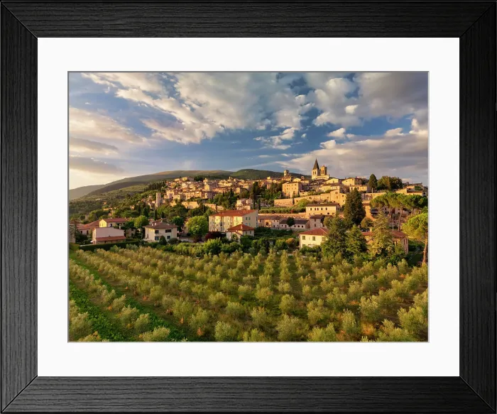 Framed Print : View Over Spello, Umbria, Italy Framed Print : View Over Spello, Umbria, Italy