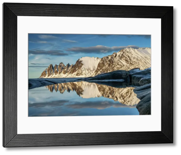 Framed Print : Devil's Jaw in Winter, Tungensnet, Senja, Norway