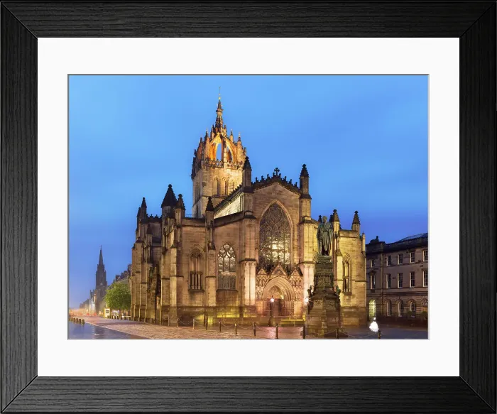 Framed Print : St Giles Cathedral on the Royal Mile, Edinburgh, Scotland, UK