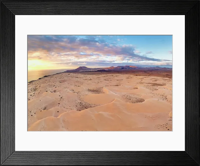 Framed Print : Sand dunes in the Corralejo Natural Park, Fuerteventura, Canary Islands, Spain Framed Print : Sand dunes in the Corralejo Natural Park, Fuerteventura, Canary Islands, Spain