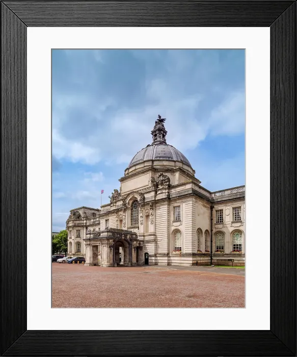 Framed Print : City Hall, Cardiff, Wales, United Kingdom Framed Print : City Hall, Cardiff, Wales, United Kingdom