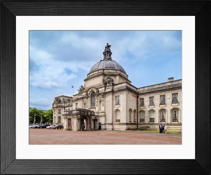 Framed Print : City Hall, Cardiff, Wales, United Kingdom Framed Print : City Hall, Cardiff, Wales, United Kingdom