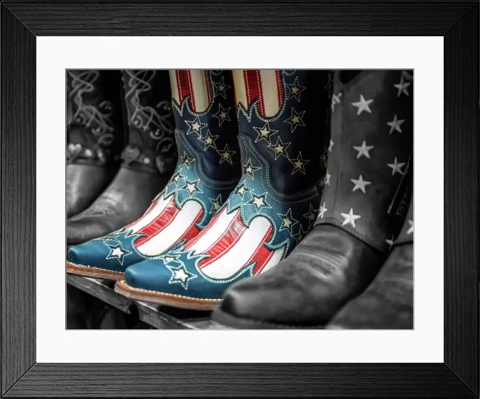Framed Print : Cowboy Boots, Broadway Street with Bars and Stores, Neonsigns countrymusic Nashville, Tennessee, USA Framed Print : Cowboy Boots, Broadway Street with Bars and Stores, Neonsigns countrymusic Nashville, Tennessee, USA