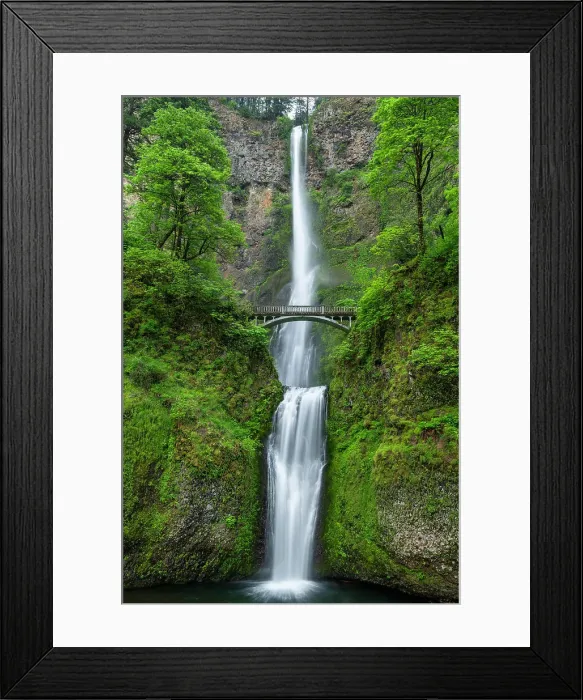 Framed Print : Multnomah Falls, Columbia River Gorge, Oregon, USA Framed Print : Multnomah Falls, Columbia River Gorge, Oregon, USA