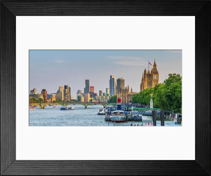 Framed Print : UK, England, London, Houses of Parliament, Big Ben beside the River Thames Framed Print : UK, England, London, Houses of Parliament, Big Ben beside the River Thames