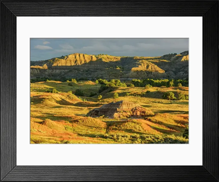 Framed Print : Badlands from Buck Hill, Theodore Roosevelt NP (South Unit), North Dakota, USA Framed Print : Badlands from Buck Hill, Theodore Roosevelt NP (South Unit), North Dakota, USA