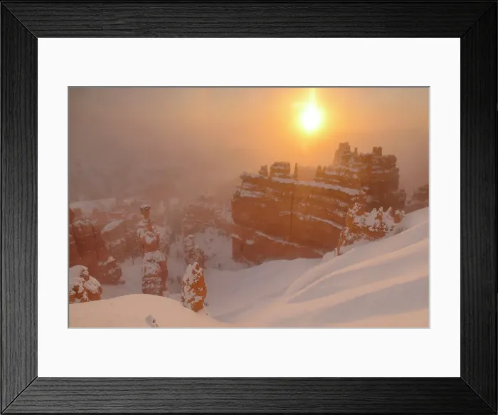 Framed Print : Hoodoos with winter snow and ice fog at dawn, from Sunset Point, Bryce Canyon National Park, Utah, USA Framed Print : Hoodoos with winter snow and ice fog at dawn, from Sunset Point, Bryce Canyon National Park, Utah, USA