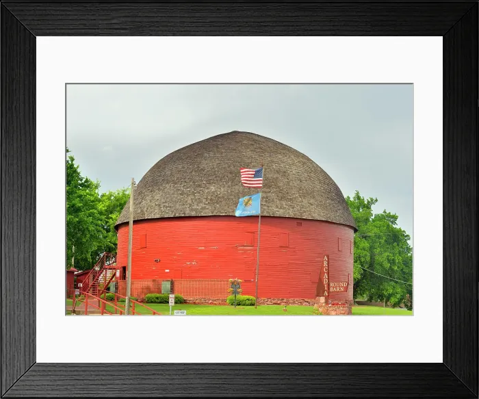 Framed Print : Round barn along Route 66, Arcadia, Oklahoma, USA Framed Print : Round barn along Route 66, Arcadia, Oklahoma, USA