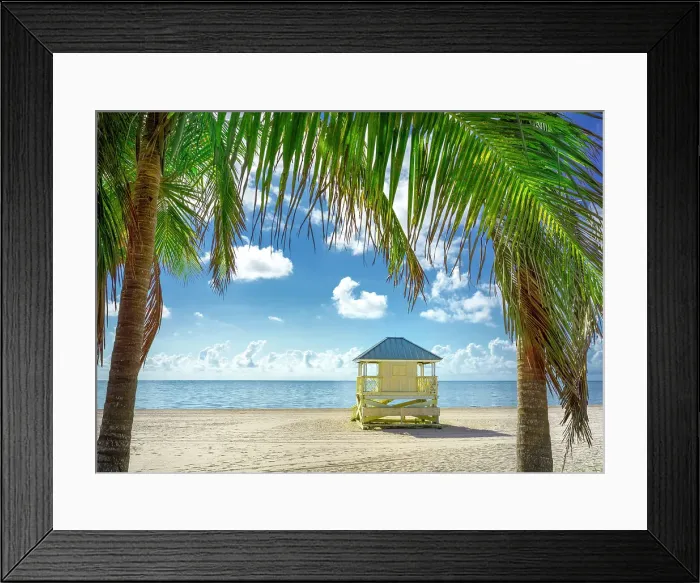 Framed Print : Lifeguard hut on beach, Miami, Florida, USA Framed Print : Lifeguard hut on beach, Miami, Florida, USA