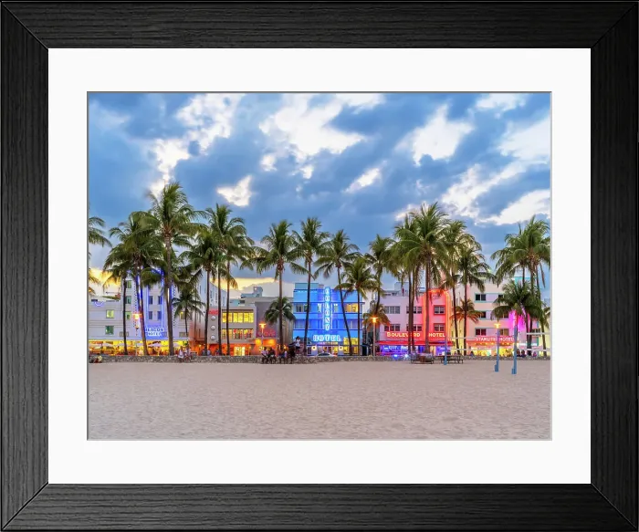 Framed Print : Sunset, South Beach, Ocean Drive, Miami, Florida, USA Framed Print : Sunset, South Beach, Ocean Drive, Miami, Florida, USA