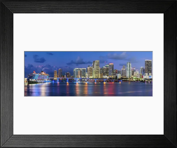 Framed Print : Skyline Panoramic of Miami Downtown, Miami, Florida, USA Framed Print : Skyline Panoramic of Miami Downtown, Miami, Florida, USA