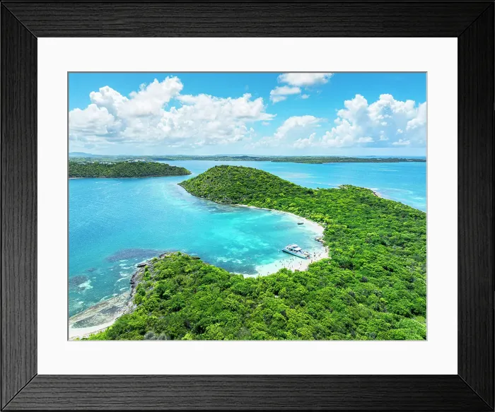 Framed Print : Tourists enjoying bathing in the crystal sea on idyllic beach in the lush Green Island during a boat tour, Antigua, Caribbean