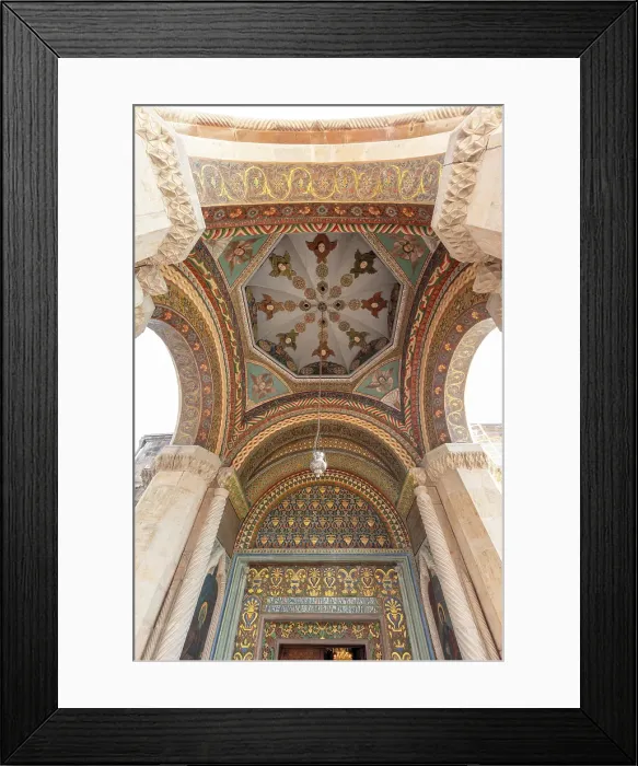 Framed Print : Echmiadzin Cathedral entrance, Yerevan, Armenia Framed Print : Echmiadzin Cathedral entrance, Yerevan, Armenia