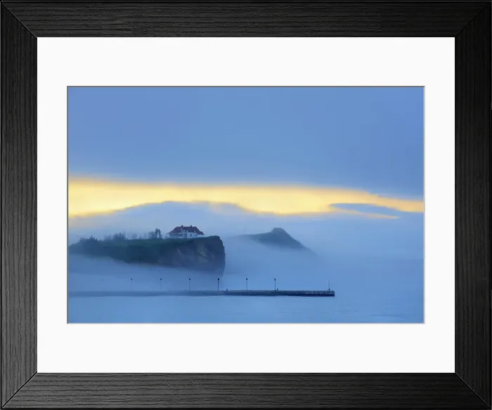 Framed Print : Roche percé (Percé Rock) in Atlantic Ocean, Quebec, Canada Framed Print : Roche percé (Percé Rock) in Atlantic Ocean, Quebec, Canada