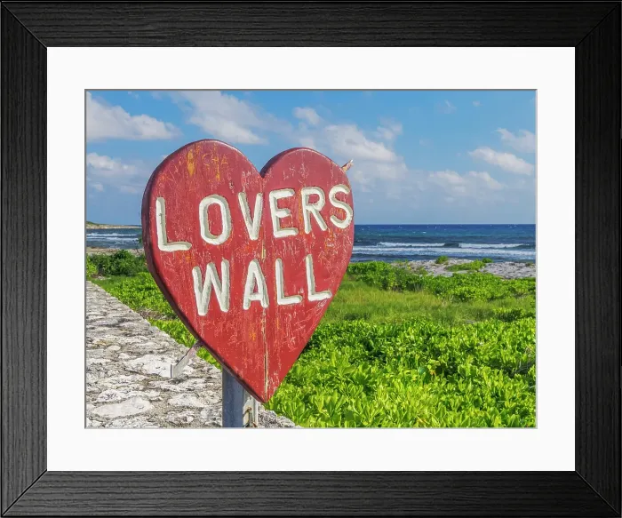 Framed Print : Lover's Wall on Grand Cayman, Cayman Islands, British West Indies Framed Print : Lover's Wall on Grand Cayman, Cayman Islands, British West Indies