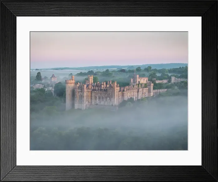 Framed Print : Arundel Castle on a beautiful misty morning, West Sussex, England. Summer (July) 2024 Framed Print : Arundel Castle on a beautiful misty morning, West Sussex, England. Summer (July) 2024