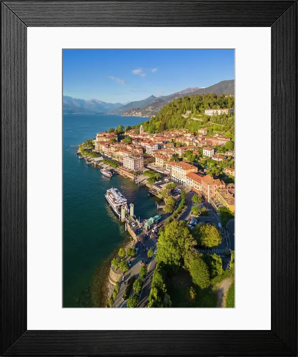 Framed Print : Bellagio town, on lake Como, in summer. Como Province, Lombardy, Italy Framed Print : Bellagio town, on lake Como, in summer. Como Province, Lombardy, Italy