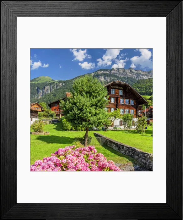 Framed Print : Traditional chalets with Brienzer Rothorn mountain, Brienz, Switzerland