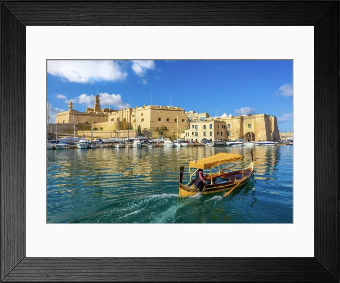 Framed Print : Boat in the Grand Harbour Looking Towards Cospicua, Malta, Southern Europe Framed Print : Boat in the Grand Harbour Looking Towards Cospicua, Malta, Southern Europe