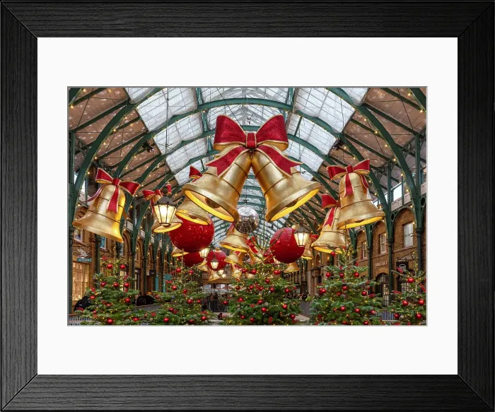 Framed Print : Covent Garden at Christmas, London, England, UK Framed Print : Covent Garden at Christmas, London, England, UK