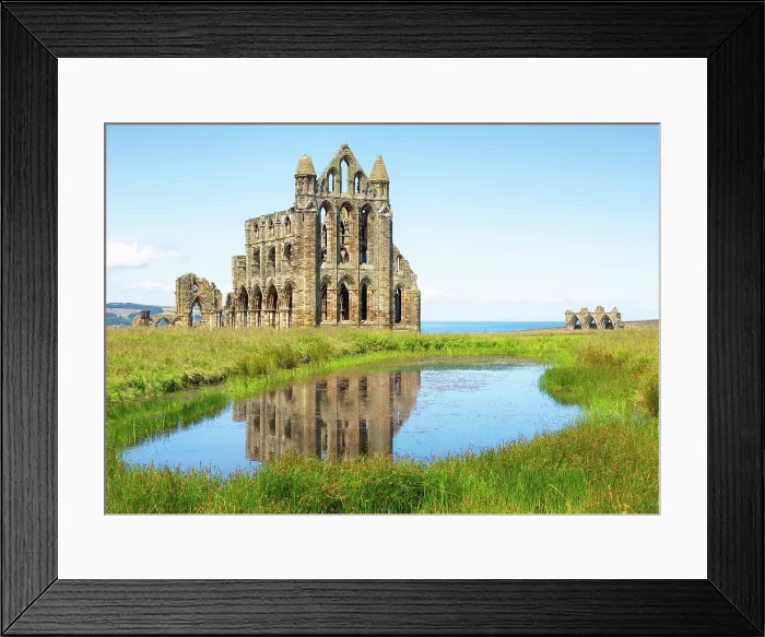 Framed Print : The ruins of Whitby Abbey, Whitby, North Yorkshire, England Framed Print : The ruins of Whitby Abbey, Whitby, North Yorkshire, England