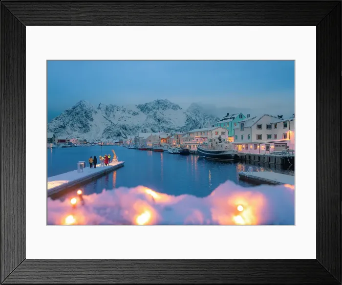 Framed Print : Tourists on a jetty covered with snow admiring the village of Henningsvaer, Lofoten islands, Norway Framed Print : Tourists on a jetty covered with snow admiring the village of Henningsvaer, Lofoten islands, Norway