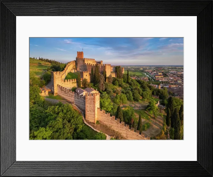 Framed Print : Scaligero castle of Soave at sunset in summer. Verona district, Veneto, Italy Framed Print : Scaligero castle of Soave at sunset in summer. Verona district, Veneto, Italy