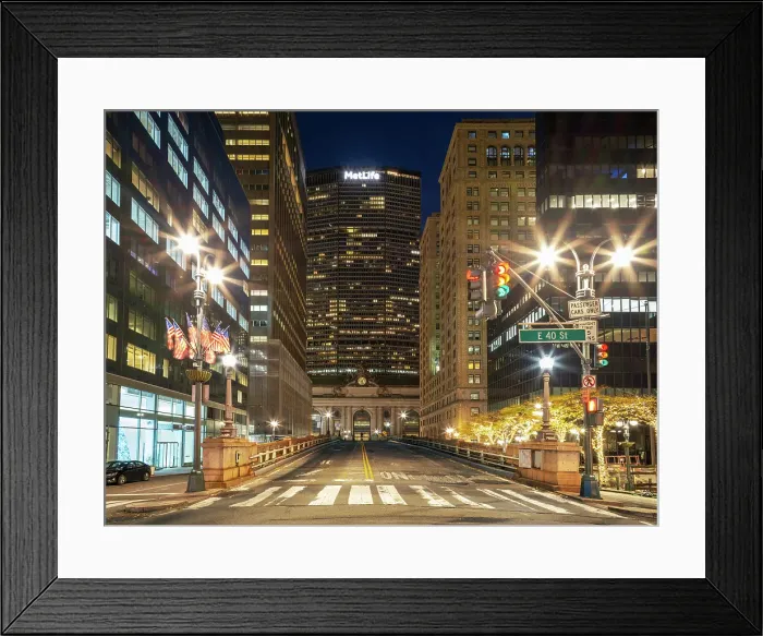 Framed Print : Grand Central Station and Terminal at Pershing Square Plaza at Blue Hour, with Skyline Manhattan, New York City, USA Framed Print : Grand Central Station and Terminal at Pershing Square Plaza at Blue Hour, with Skyline Manhattan, New York City, USA