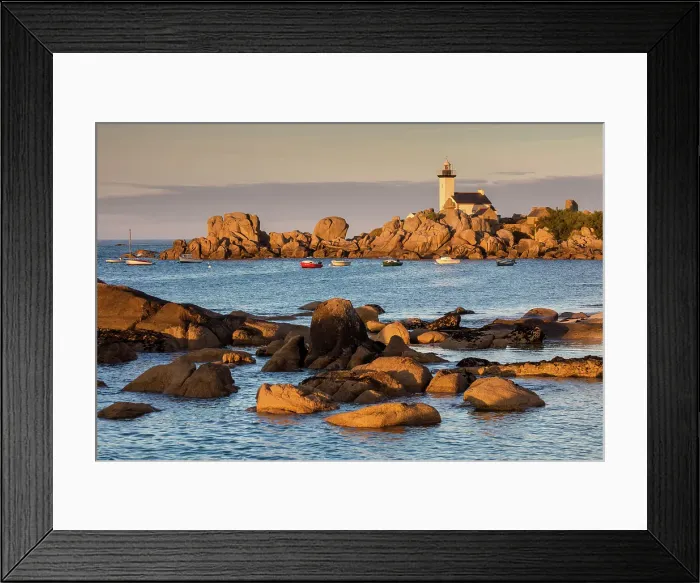 Framed Print : France, Brittany, Finistere, Pointe de Pontusval lighthouse Framed Print : France, Brittany, Finistere, Pointe de Pontusval lighthouse