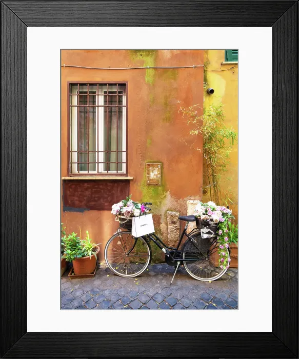 Framed Print : The streets of Rome, Italy Framed Print : The streets of Rome, Italy
