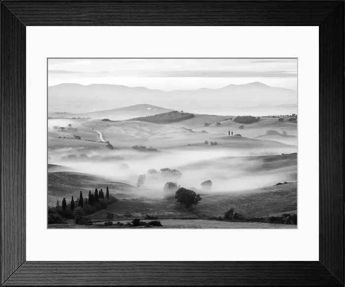 Framed Print : Misty morning in the Val D'orcia, Tuscany, Italy Framed Print : Misty morning in the Val D'orcia, Tuscany, Italy