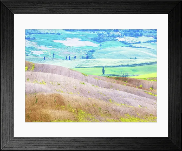 Framed Print : Rolling hills of Val d'Orcia, Tuscany, Italy Framed Print : Rolling hills of Val d'Orcia, Tuscany, Italy
