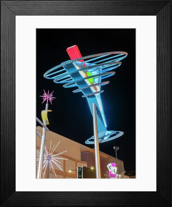 Framed Print : Oscar's Neon Martini Glass neon sign, Fremont Street, Las Vegas, Nevada, USA Framed Print : Oscar's Neon Martini Glass neon sign, Fremont Street, Las Vegas, Nevada, USA
