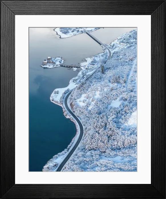 Framed Print : Snowy morning at Eilean Donan Castle on Loch Duich, Dornie, Western Highlands, Scotland, United Kingdom Framed Print : Snowy morning at Eilean Donan Castle on Loch Duich, Dornie, Western Highlands, Scotland, United Kingdom