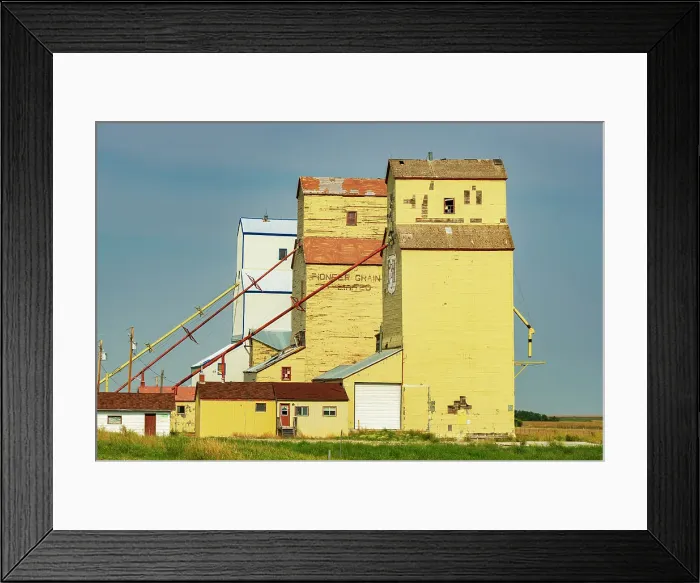 Framed Print : Grain elevators Mossleigh, Alberta, Canada Framed Print : Grain elevators Mossleigh, Alberta, Canada