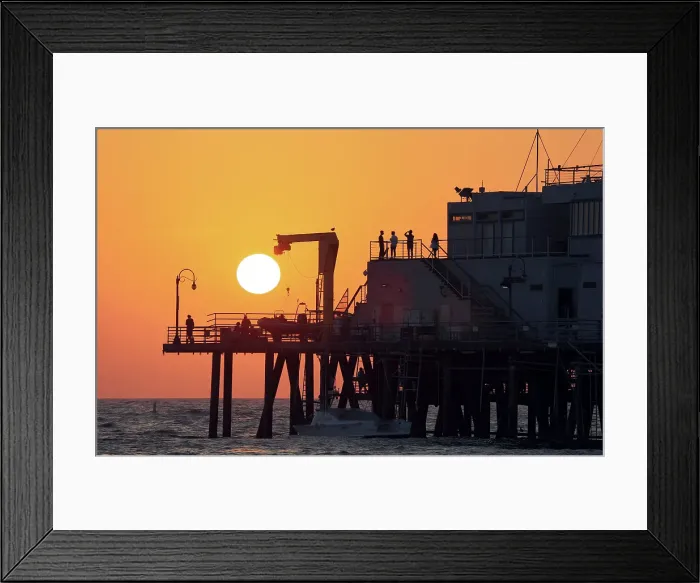 Framed Print : Santa Monica Pier at sunset, Santa Monica, California, USA Framed Print : Santa Monica Pier at sunset, Santa Monica, California, USA