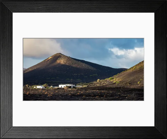 Framed Print : White house in the volcanic landscape, La Geria, Lanzarote, Canary Islands, Spain Framed Print : White house in the volcanic landscape, La Geria, Lanzarote, Canary Islands, Spain