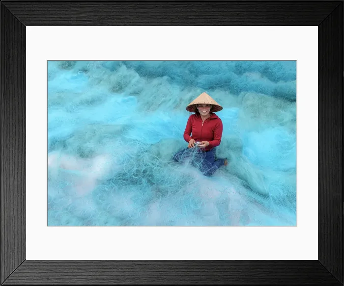 Framed Print : Woman repairing fishing nets, Duy Vinh village, near Hoi An, Central Vietnam Framed Print : Woman repairing fishing nets, Duy Vinh village, near Hoi An, Central Vietnam