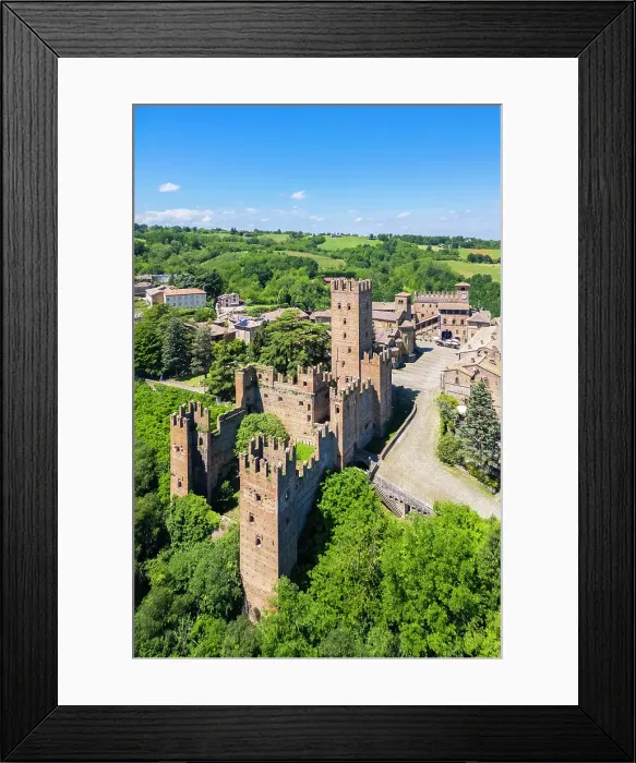 Framed Print : medieval castle and town of Castell'Arquato in spring. Arda valley, Emilia-Romagna, Italy Framed Print : medieval castle and town of Castell'Arquato in spring. Arda valley, Emilia-Romagna, Italy