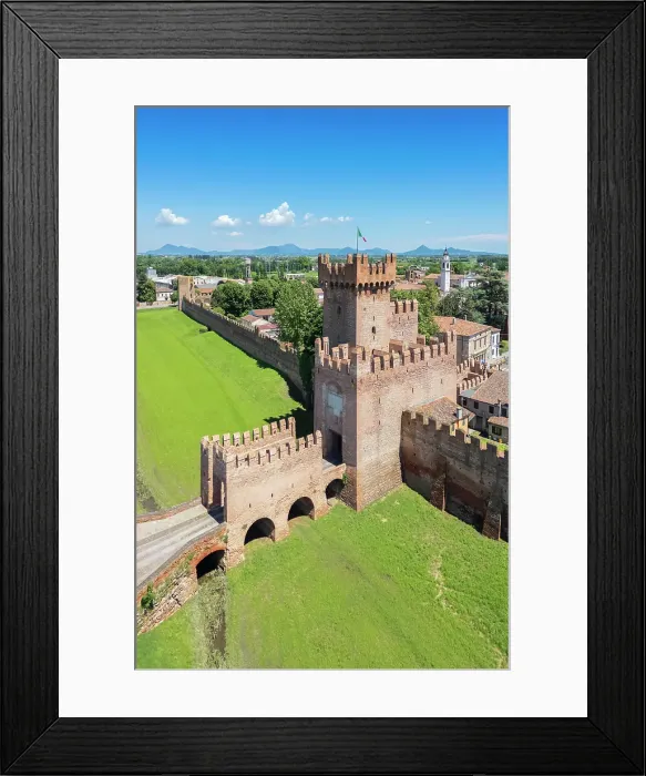 Framed Print : medieval city walls of Montagnana and the Rocca degli Alberi. Padova province, Veneto, Italy Framed Print : medieval city walls of Montagnana and the Rocca degli Alberi. Padova province, Veneto, Italy