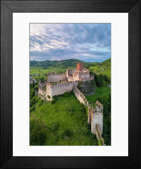 Framed Print : Scaligero castle of Soave at sunset in summer. Verona district, Veneto, Italy Framed Print : Scaligero castle of Soave at sunset in summer. Verona district, Veneto, Italy