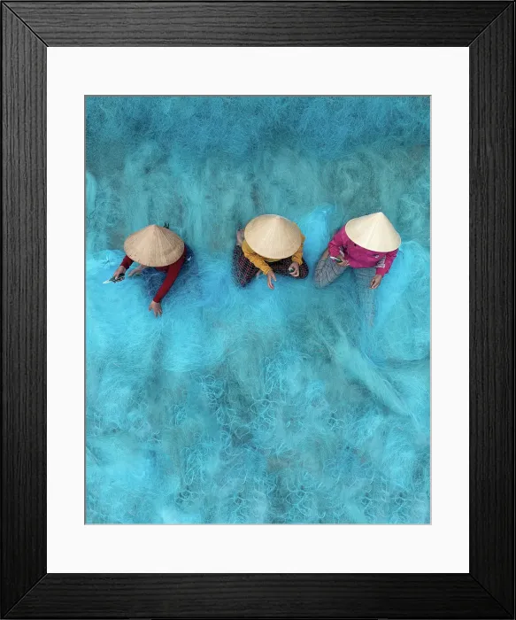 Framed Print : Women repairing fishing nets, Duy Vinh village, near Hoi An, Central Vietnam Framed Print : Women repairing fishing nets, Duy Vinh village, near Hoi An, Central Vietnam