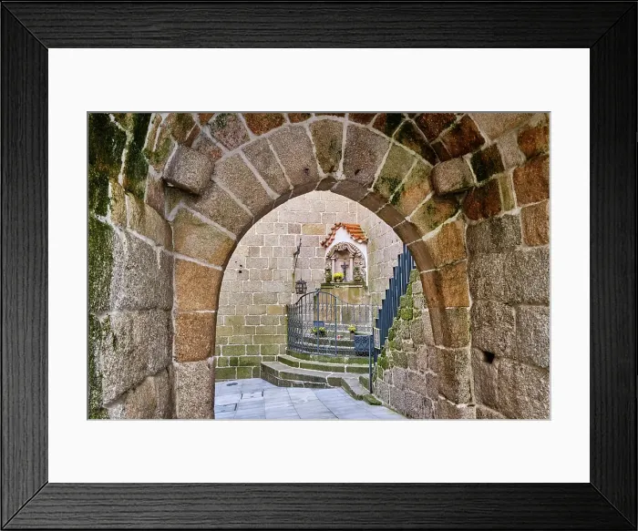 Framed Print : Gate at the Blacksmiths Tower. Castle and medieval walls of the city of Guarda. Beira Alta, Portugal