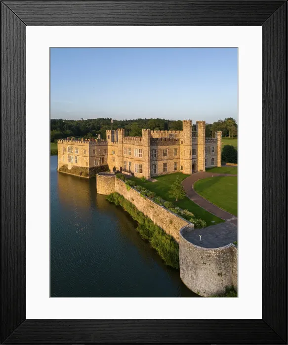 Framed Print : Leeds Castle, Maidstone, Kent, England, UK Framed Print : Leeds Castle, Maidstone, Kent, England, UK
