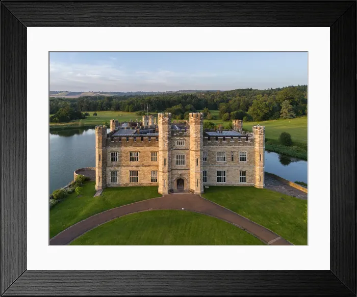 Framed Print : Leeds Castle, Maidstone, Kent, England, UK Framed Print : Leeds Castle, Maidstone, Kent, England, UK